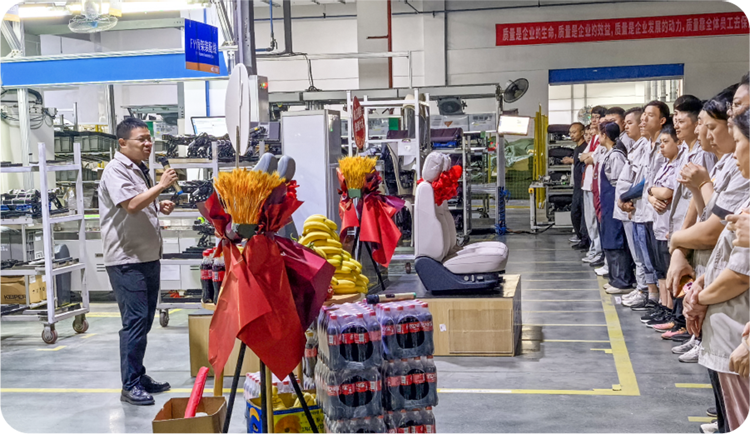 1755485057575041.png 182c7c42583bb05492ae3a2306d2c57a_1400x1050_autohomecar__ChxoHmhOF6yAP8YsACGQKfgR5Po032-03.png